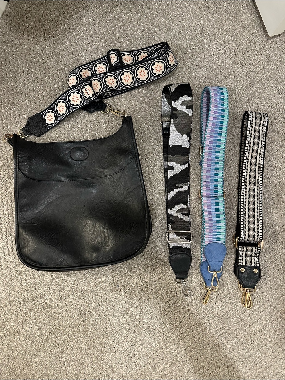 Ahdorned bag with 4 interchangeable straps